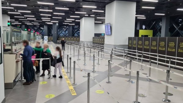 ВАЖНО ОБАВЕШТЕЊЕ ЗА КОРИШЋЕЊЕ ЕЛЕКТРОНСКИХ КАПИЈА НА АЕРОДОМУ НИКОЛА ТЕСЛА: Услуга омогућена и држављанима ових земаља ВАЖНО ОБАВЕШТЕЊЕ ЗА КОРИШЋЕЊЕ ЕЛЕКТРОНСКИХ КАПИЈА НА АЕРОДОМУ НИКОЛА ТЕСЛА: Услуга омогућена и држављанима ових земаља