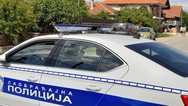 ЗБОГ ПИЈАНСТВА ЗАДРЖАНА ПЕТОРИЦА ВОЗАЧА: У Јабланичком округу тестирано скоро хиљаду учесника у саобраћају ЗБОГ ПИЈАНСТВА ЗАДРЖАНА ПЕТОРИЦА ВОЗАЧА: У Јабланичком округу тестирано скоро хиљаду учесника у саобраћају