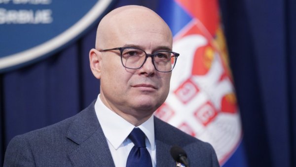 ПОЛИТИЧКИ ПАТУЉАК ОПЕТ ЈЕ МАСНО СЛАГАО Милош Вучевић о измишљотини Срђана Миливојевића о деблокади РТС-а ПОЛИТИЧКИ ПАТУЉАК ОПЕТ ЈЕ МАСНО СЛАГАО Милош Вучевић о измишљотини Срђана Миливојевића о деблокади РТС-а