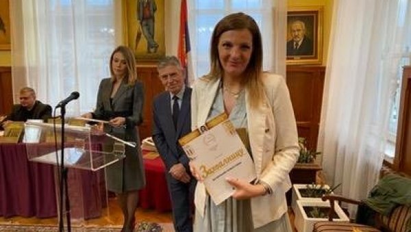СВЕЧАНА АКАДЕМИЈА ЗА ЈУБИЛЕЈ: Српска читаоница Лаза Костић у Сомбору обележила 180 година постојања СВЕЧАНА АКАДЕМИЈА ЗА ЈУБИЛЕЈ: Српска читаоница Лаза Костић у Сомбору обележила 180 година постојања