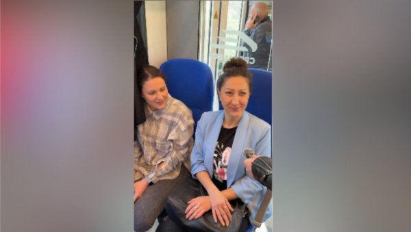 ДА ПОКАЖЕМО ДА НАС ИМА ВИШЕ Нишлије кренуле возом на свенародни скуп у Београду (ВИДЕО)