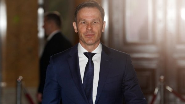 СРБИЈА УЖИВА УГЛЕД КОД НОВЕ САД АДМИНИСТРАЦИЈЕ Министар Мали: Одлагање санкција НИС-у добра вест СРБИЈА УЖИВА УГЛЕД КОД НОВЕ САД АДМИНИСТРАЦИЈЕ Министар Мали: Одлагање санкција НИС-у добра вест