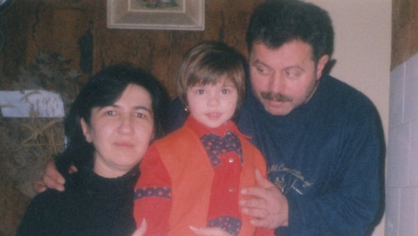 ДАНАС БИ НАПУНИЛА 29 ГОДИНА: НАТО пре 26 година на ноши убио Милицу Ракић, док јој је мама спремала креветац за миран сан ДАНАС БИ НАПУНИЛА 29 ГОДИНА: НАТО пре 26 година на ноши убио Милицу Ракић, док јој је мама спремала креветац за миран сан