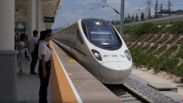 КИНА ТЕСТИРА НАЈБРЖИ ВОЗ НА СВЕТУ: Користи ултрапрецизну технологију кочења