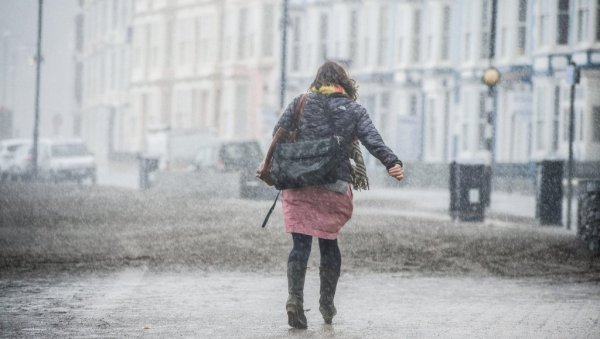 ВРАТИЛА СЕ ЗИМА, ОВДЕ ЋЕ БИТИ И СНЕГА: Временска прогноза за петак, 16. мај ВРАТИЛА СЕ ЗИМА, ОВДЕ ЋЕ БИТИ И СНЕГА: Временска прогноза за петак, 16. мај