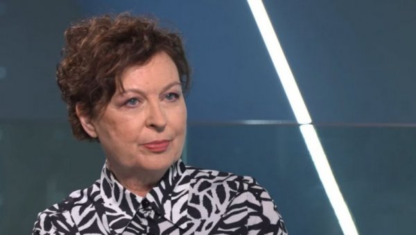 ПУКЛА ТИКВА: Након што су студенти блокадери вређали ректора и декане, декан ФПН напустила састанак ПУКЛА ТИКВА: Након што су студенти блокадери вређали ректора и декане, декан ФПН напустила састанак