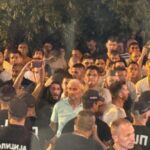 TERORISTI BLOKADERI NAPALI EKIPU “NOVOSTI”: Gađali su nas čim si stigli, vređali