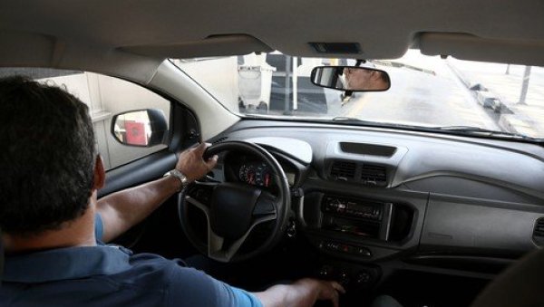 ПЕТОЧЛАНА ПОРОДИЦА УМАЛО НАСТРАДАЛА ЗБОГ ОВОГА: Ово дугме у аутомобилу не треба да буде укљуено дуже од 20 минута