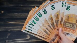 DIGITALNI EVRO KAO SLAMKA SPASA: ECB želi da smanji oslanjanje na američke platne sisteme