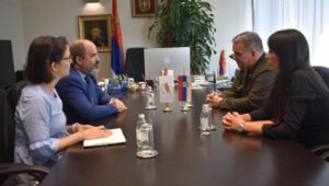 MINISTAR STANKOVIĆ SA AMBASADOROM KIPRA: Unaprediti saradnju u prosveti
