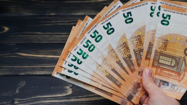 МУШКАРЦИ И ДАЉЕ ИМАЈУ ВЕЋЕ ПЛАТЕ ОД ЖЕНА: Јаз само расте, цифре из Европе су поражавајуће