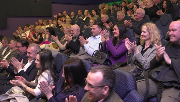 „ЗАУСТАВИТЕ ДУНАВ…“ ДА НЕГУЈЕМО БАШТИНУ: У Новом Саду премијерно приказан доснимљени дугометражни документарни филм