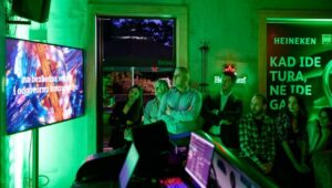 Pet godina kampanje HEINEKEN Srbija „Kad ide tura, ne ide gas“: Pravi heroji na putevima su uvek na nuli